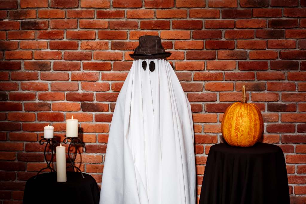 Why Choose a Ghost Costume